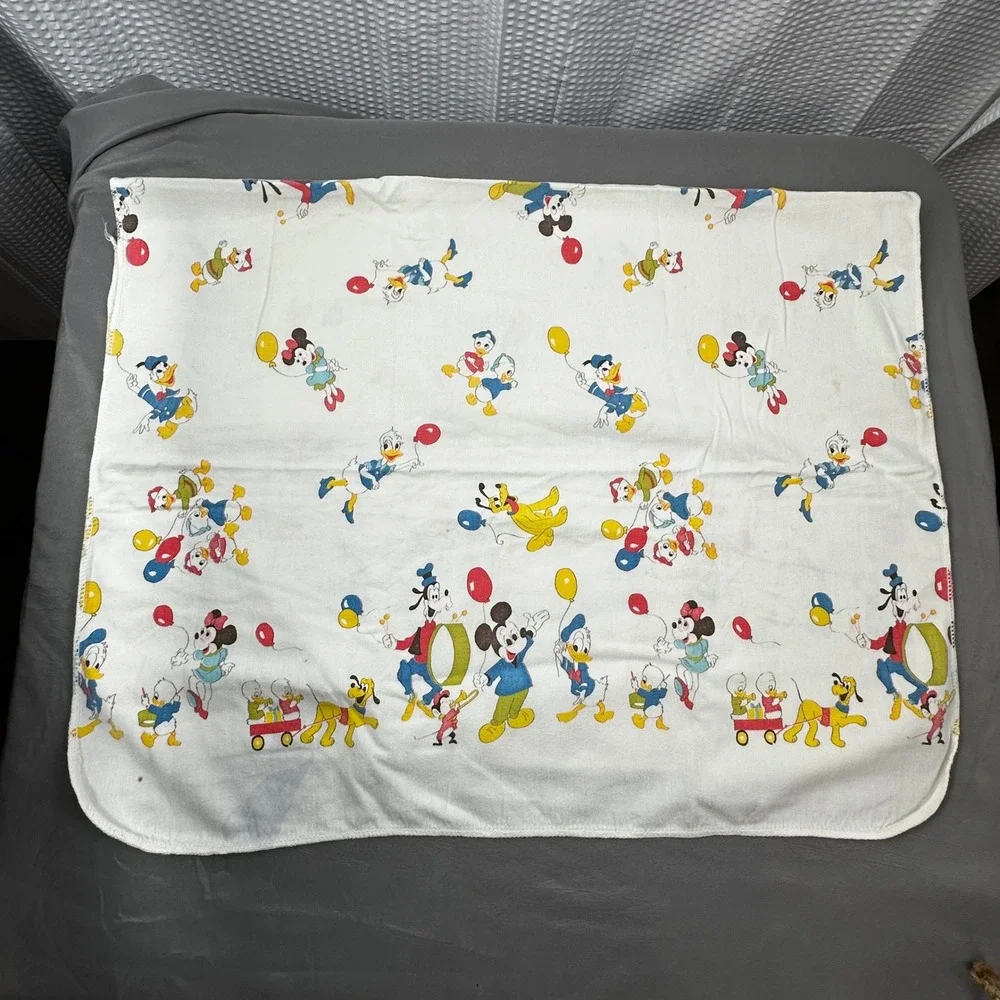 VTG  Disney Mickey Mouse & Friends  Goofy, Donald Duck,Receiving‎ Baby Blanket